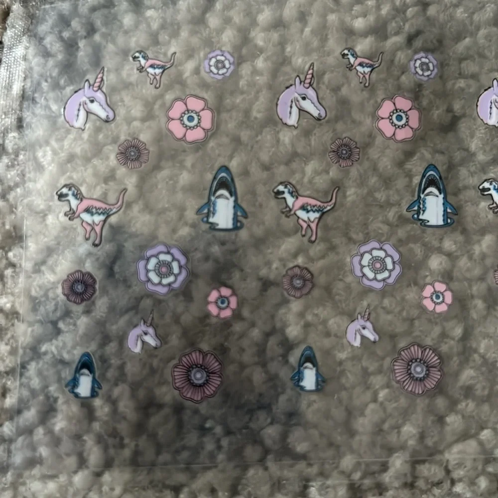 NEW Coach Nail Set - Picture 7 of 7